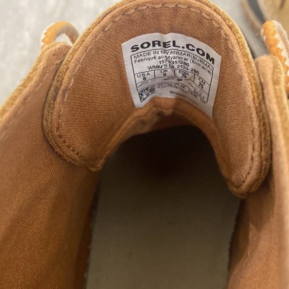 Sorel size 8 waterproof hiking booties - Picture 5 of 5